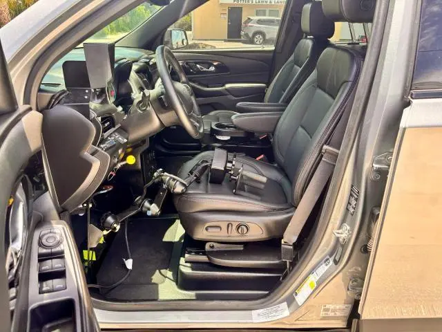 2023 CHEVROLET TRAVERSE RS  