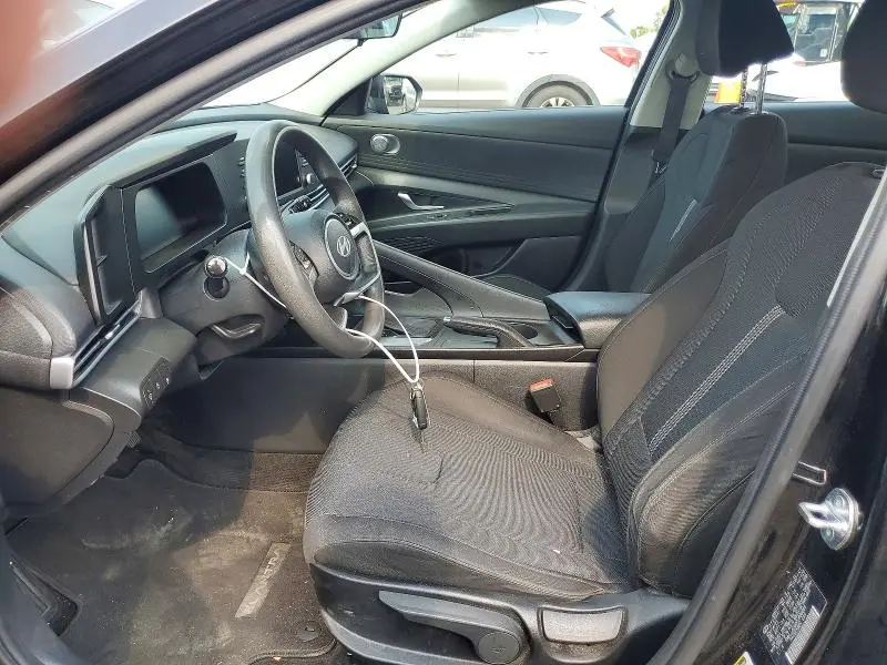 2024 HYUNDAI ELANTRA SE  
