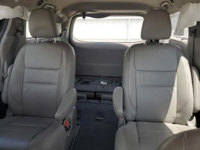 2019 TOYOTA SIENNA XLE  