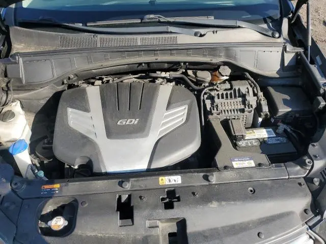 2018 HYUNDAI SANTA FE SE  