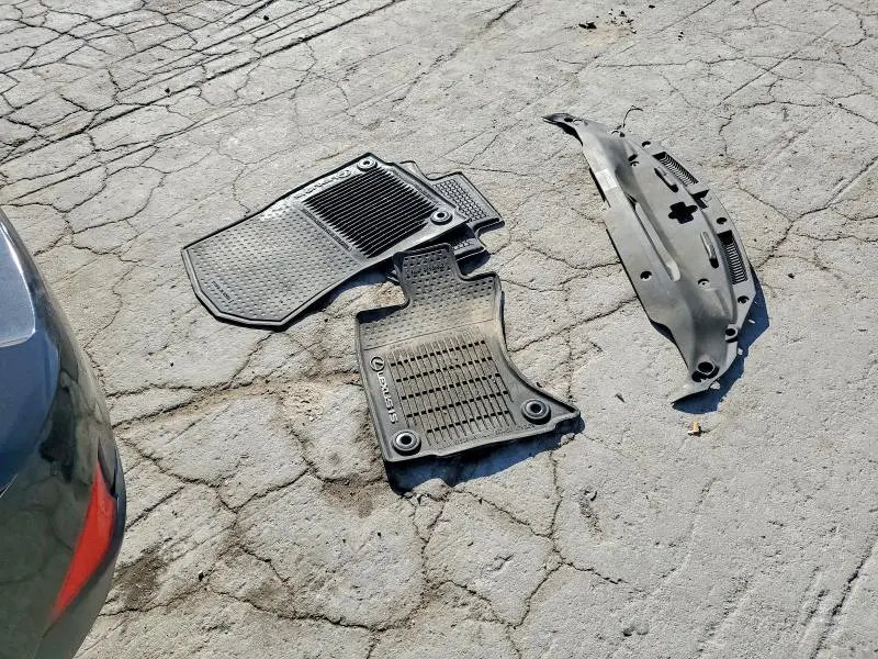 2016 LEXUS IS 200T BASE  