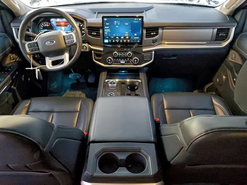 2023 FORD EXPEDITION XLT  