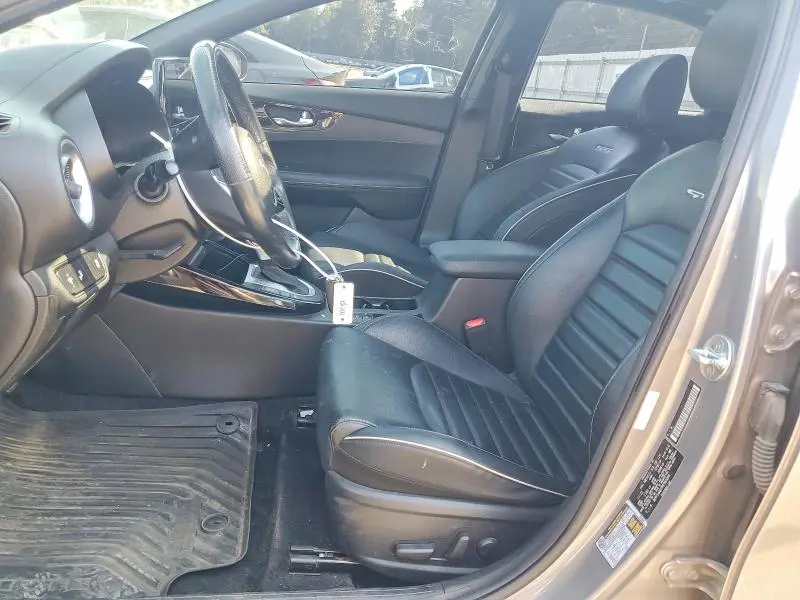 2023 KIA FORTE GT LINE  