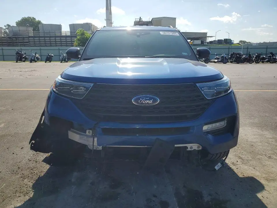 2022 FORD EXPLORER XLT  