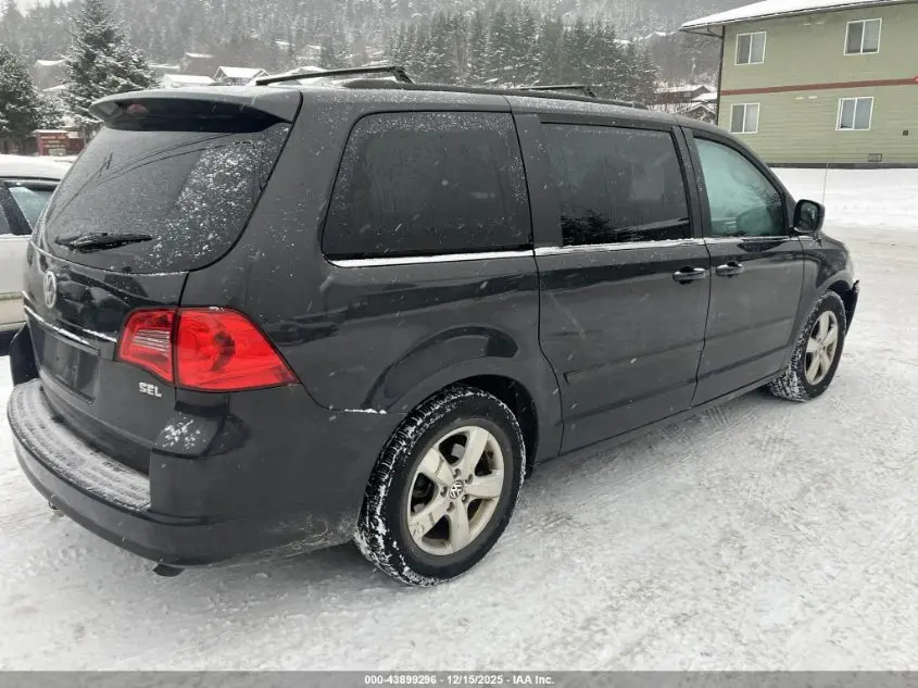2011 VOLKSWAGEN ROUTAN SEL