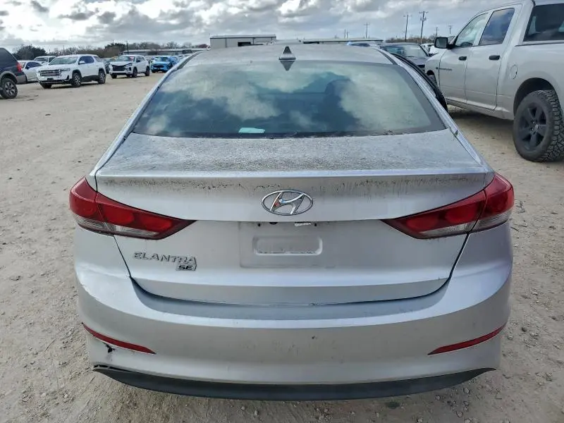 2018 HYUNDAI ELANTRA SE  