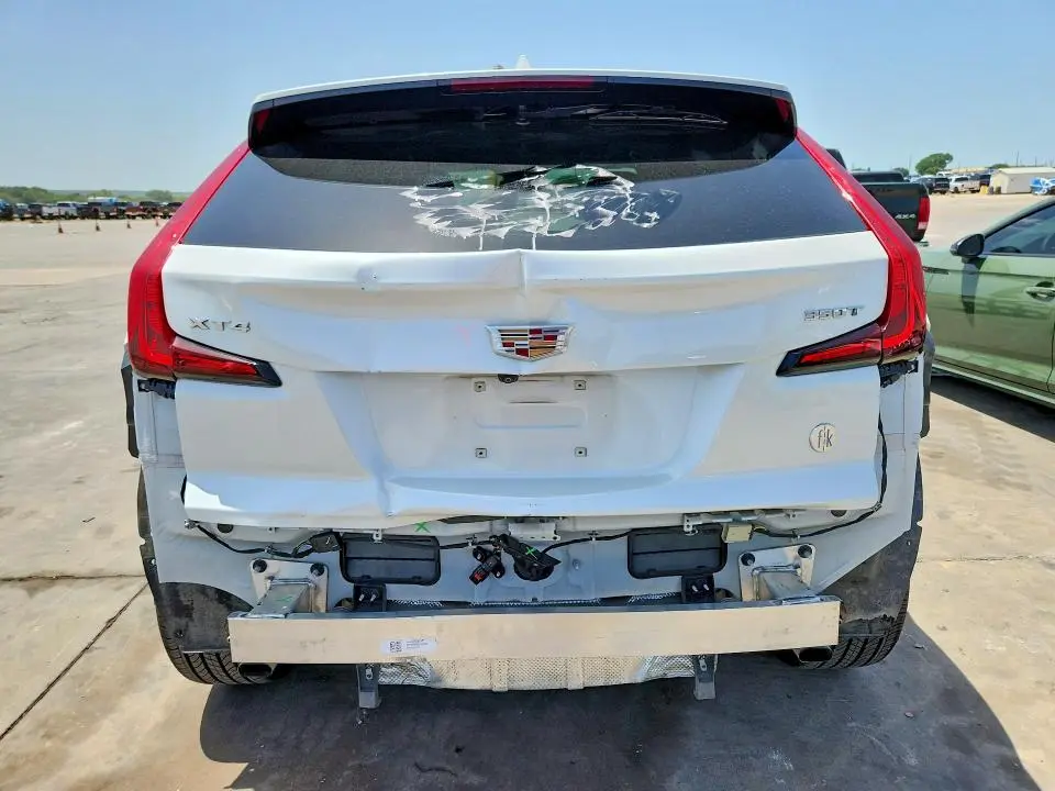 2024 CADILLAC XT4 PREMIUM LUXURY  