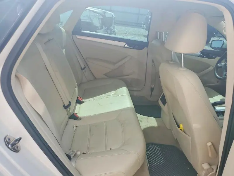 2013 VOLKSWAGEN PASSAT SE  