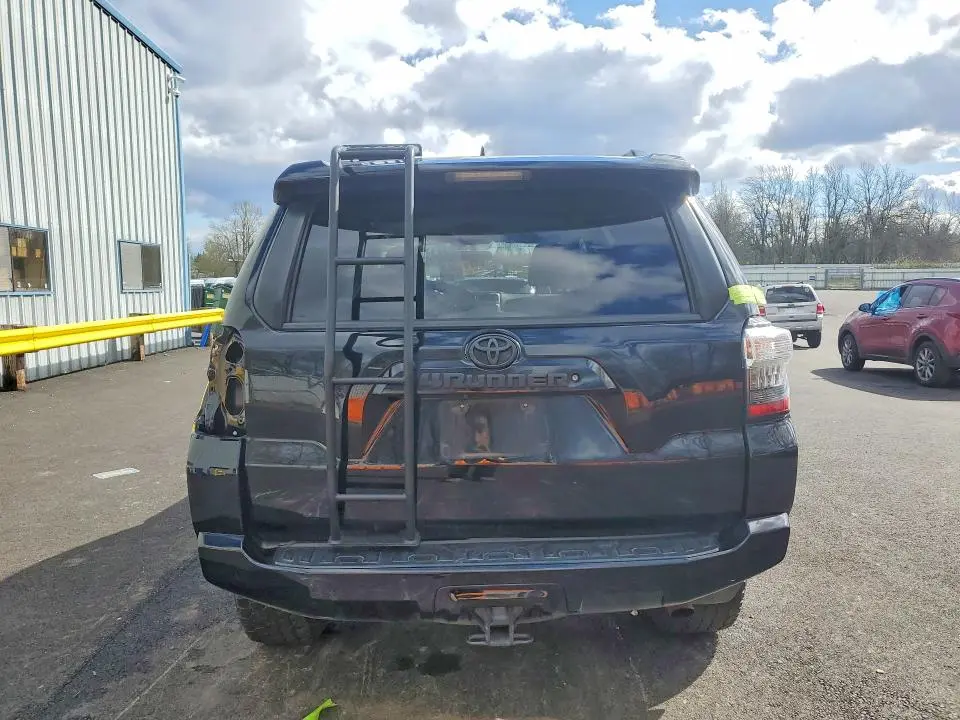 2019 TOYOTA 4RUNNER SR5  