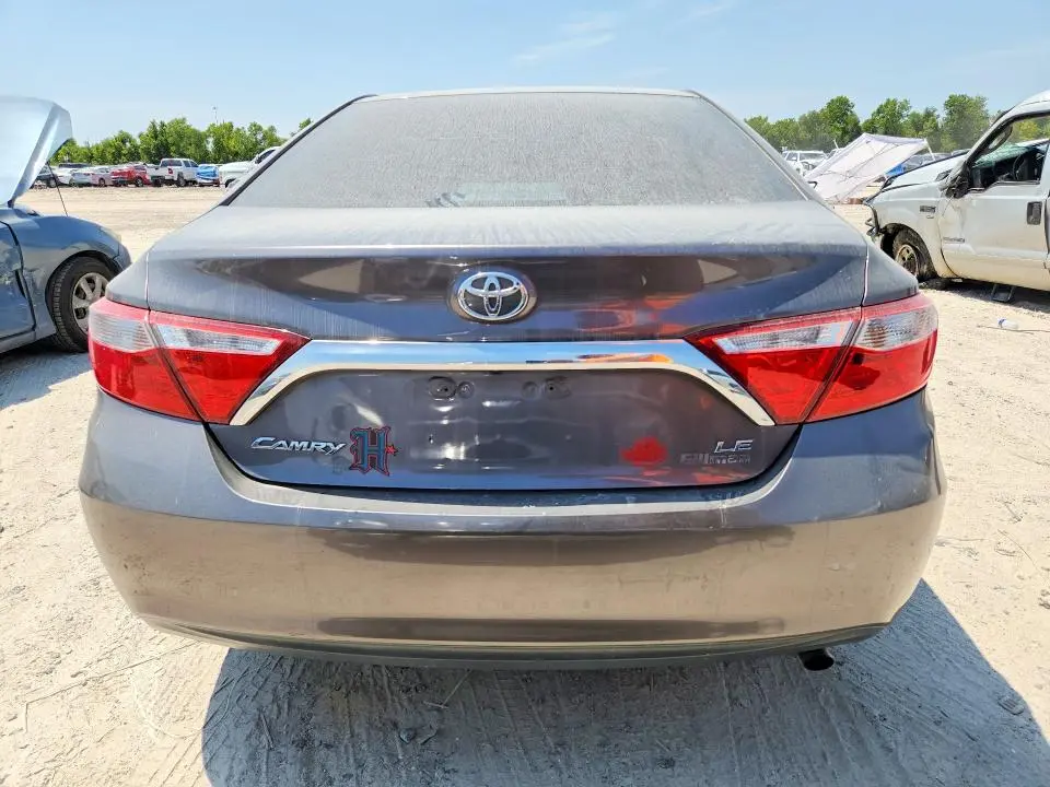 2015 TOYOTA CAMRY LE  