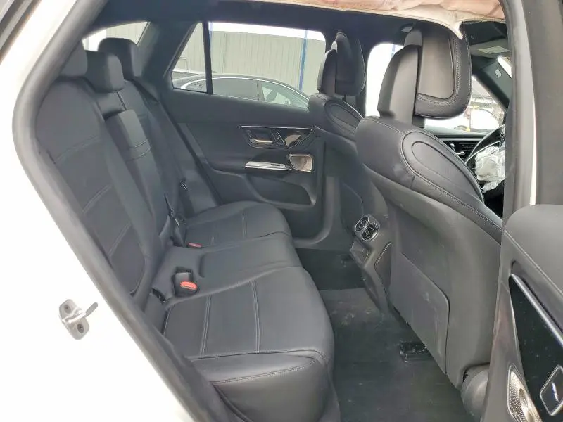 2024 MERCEDES-BENZ GLC 300  