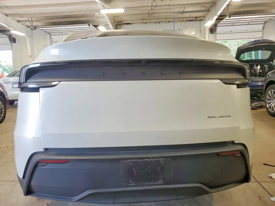 2026 TESLA MODEL Y   