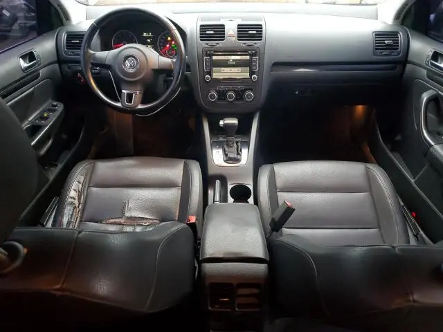 2010 VOLKSWAGEN JETTA SE  
