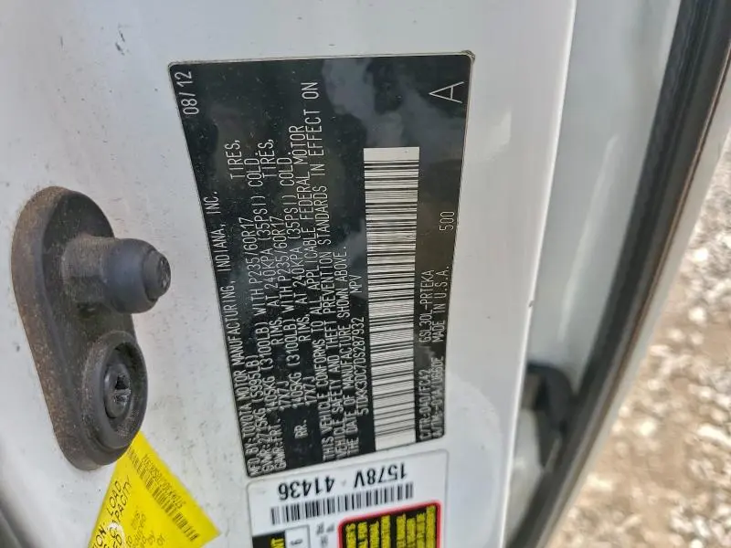 2013 TOYOTA SIENNA LE  