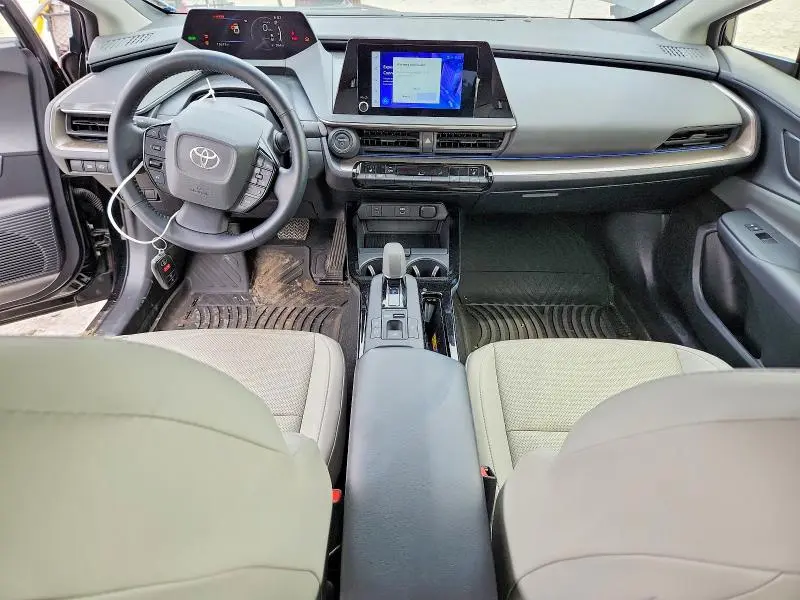 2024 TOYOTA PRIUS XLE  