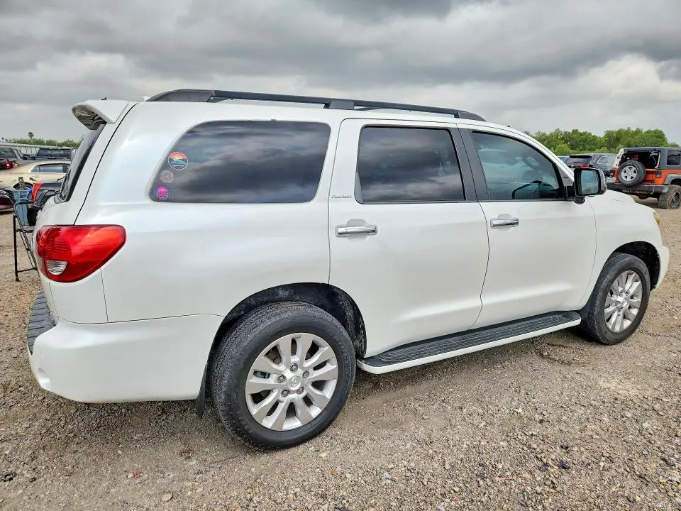2016 TOYOTA SEQUOIA PLATINUM  