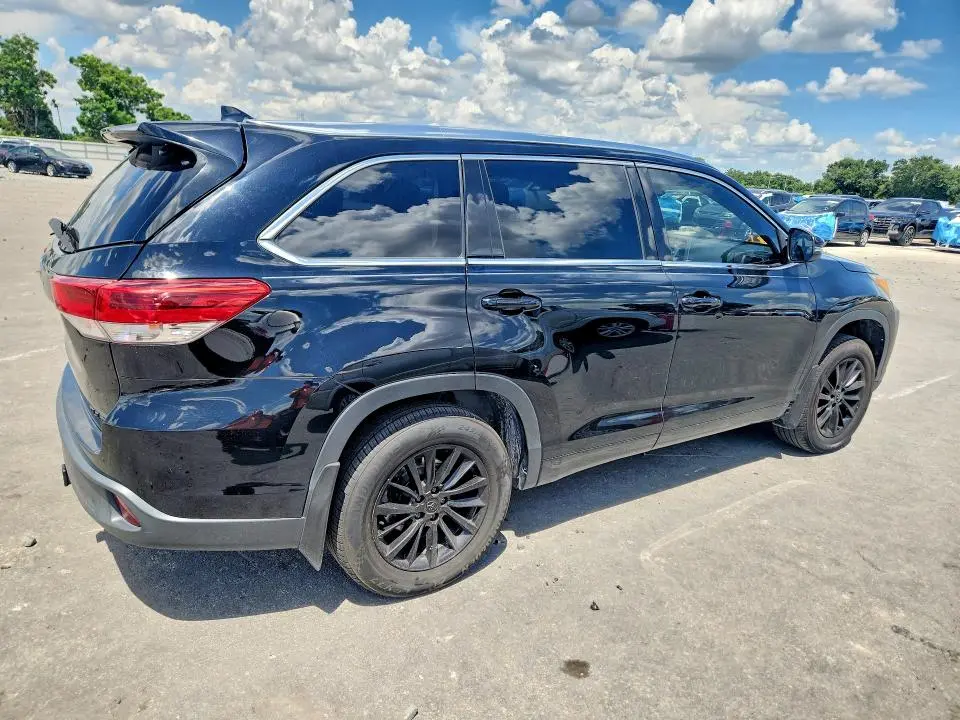 2018 TOYOTA HIGHLANDER XLE  