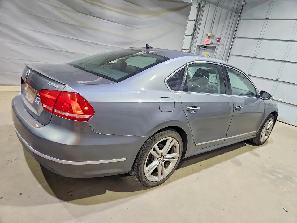 2012 VOLKSWAGEN PASSAT SEL  