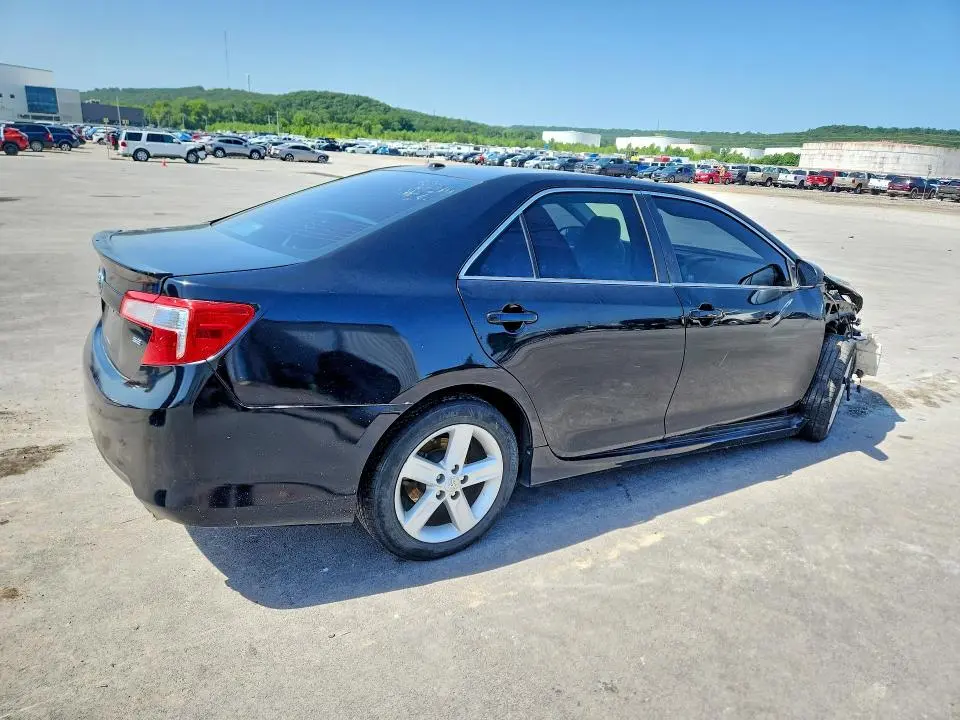 2012 TOYOTA CAMRY SE  