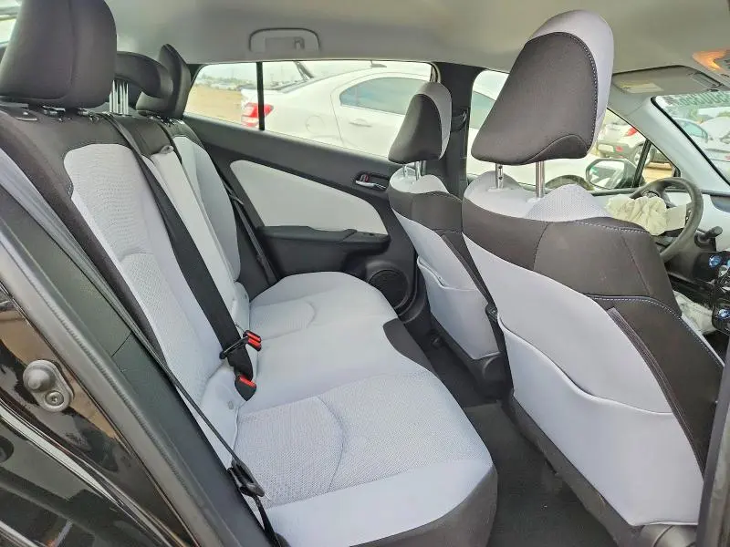 2021 TOYOTA PRIUS LE  