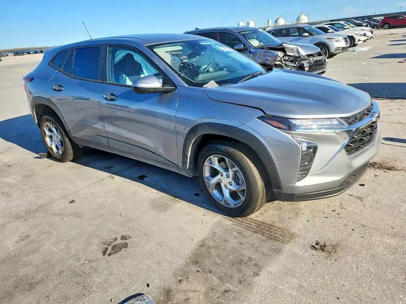 2025 CHEVROLET TRAX LS  