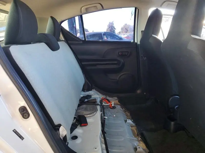 2015 TOYOTA PRIUS C ONE  