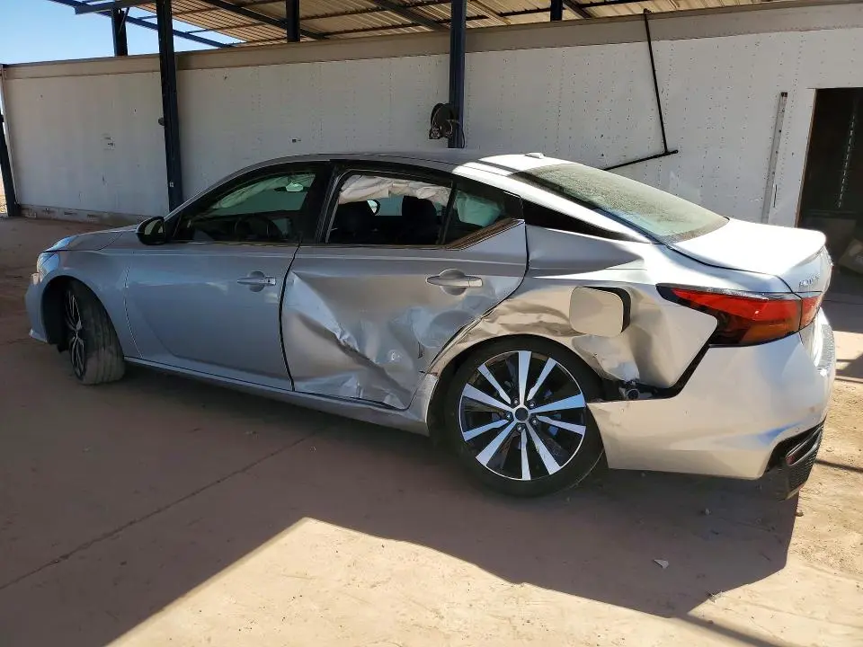 2022 NISSAN ALTIMA SR  