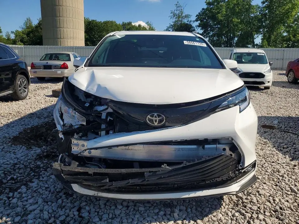 2026 TOYOTA SIENNA WOODLAND EDITION  