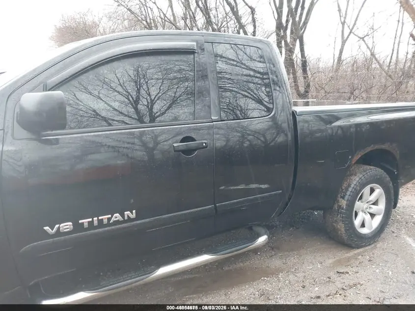 2010 NISSAN TITAN SE