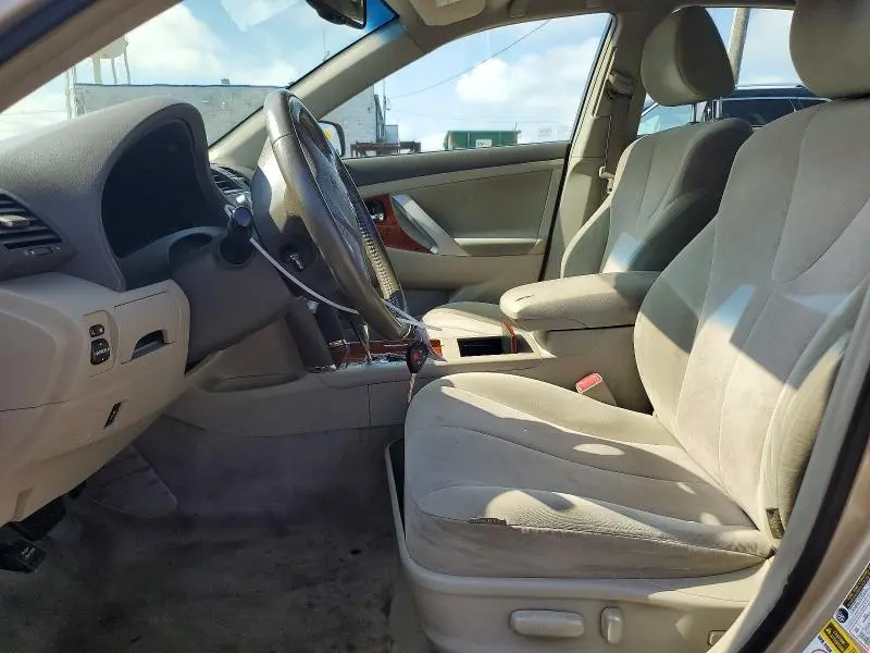 2010 TOYOTA CAMRY XLE  