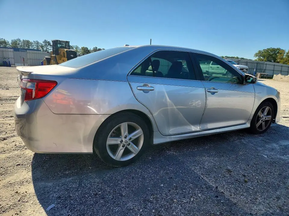 2013 TOYOTA CAMRY SE  