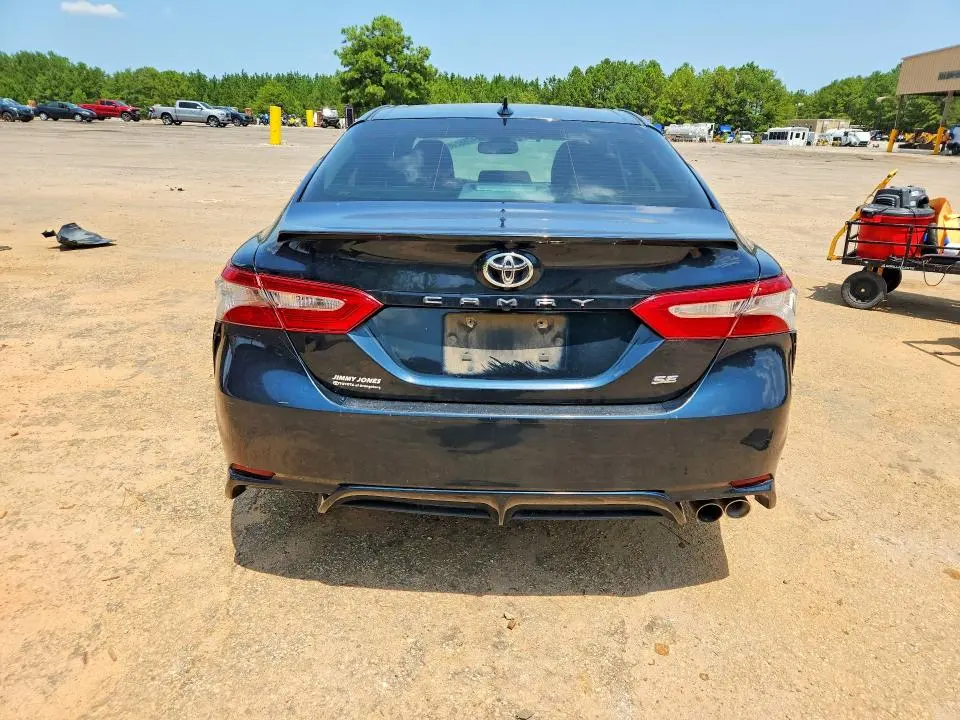 2019 TOYOTA CAMRY SE  