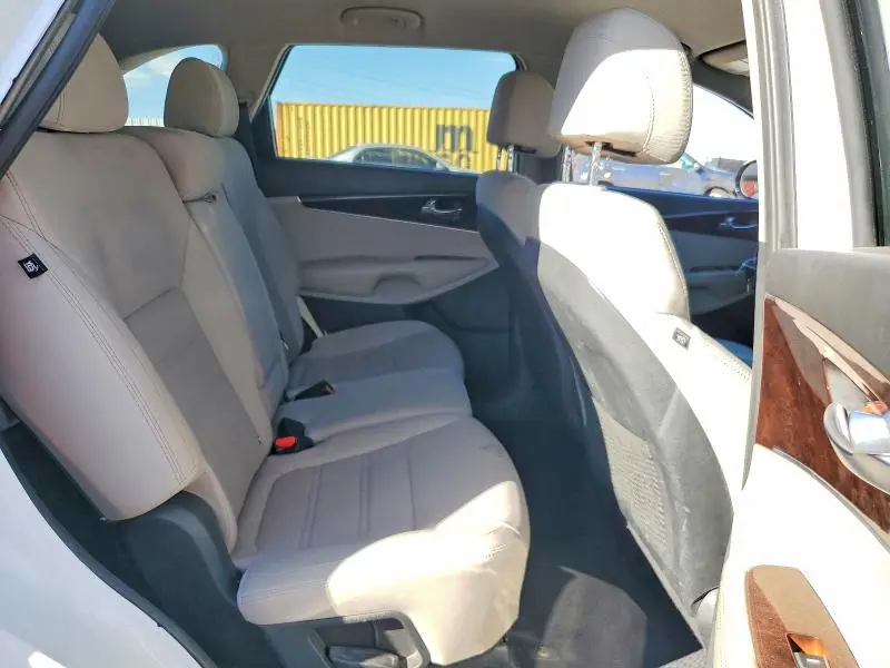 2017 KIA SORENTO LX V6  