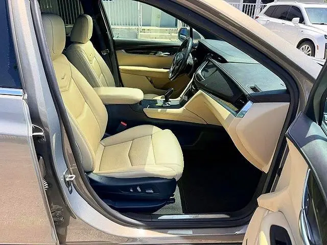 2017 CADILLAC XT5   