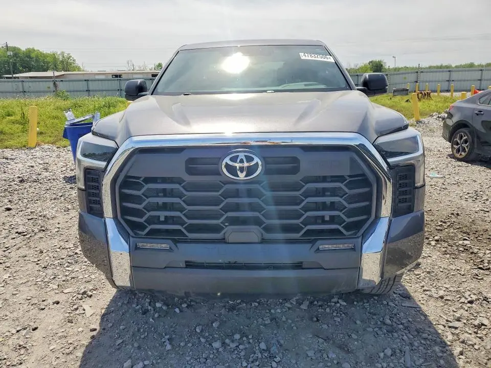 2025 TOYOTA TUNDRA SR5  