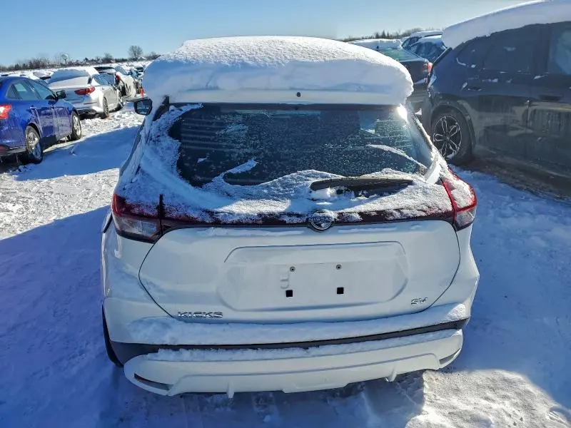 2022 NISSAN KICKS SV  