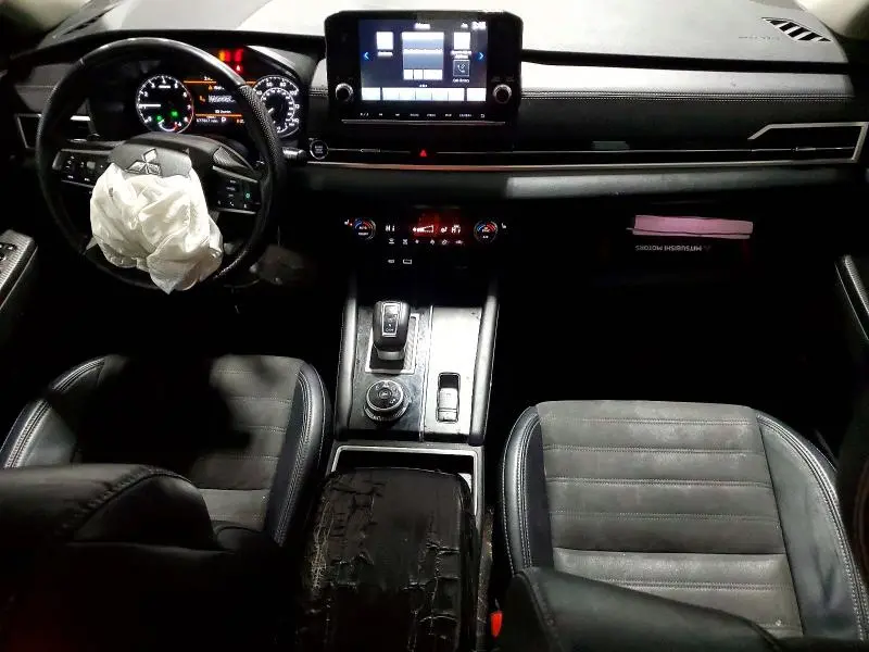 2023 MITSUBISHI OUTLANDER SE  