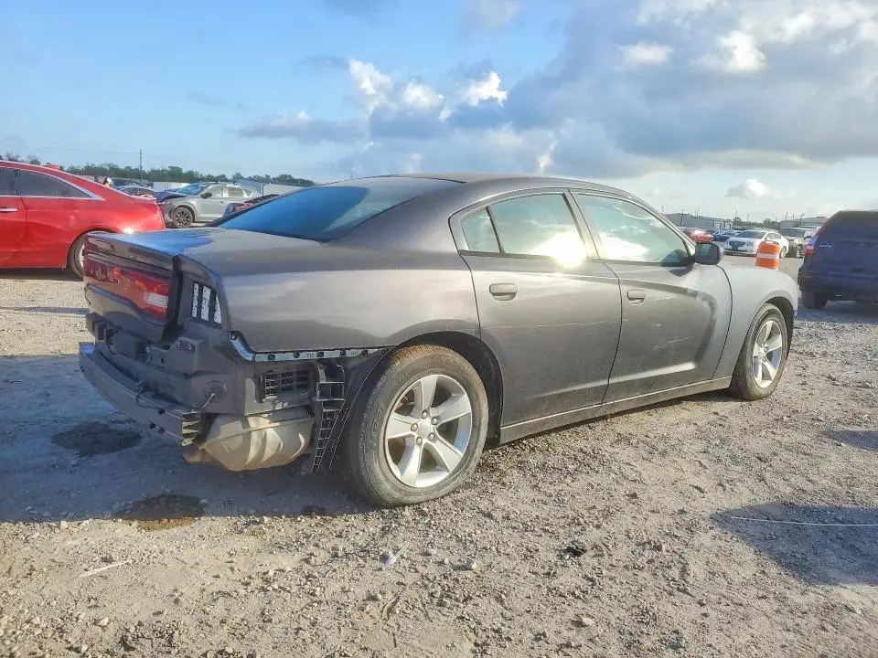 2013 DODGE CHARGER SE  