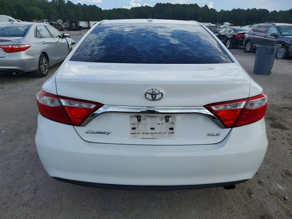 2015 TOYOTA CAMRY XLE  