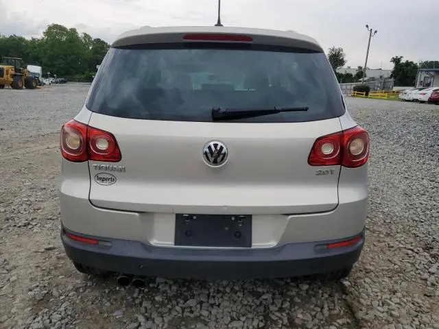 2010 VOLKSWAGEN TIGUAN S  