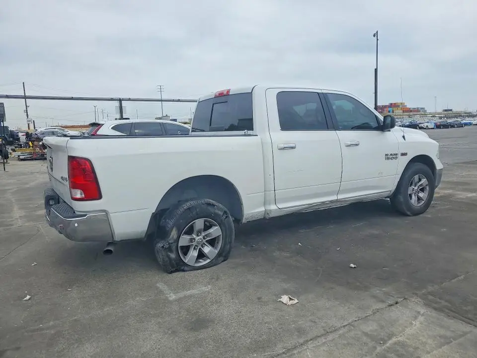 2017 RAM 1500 SLT  