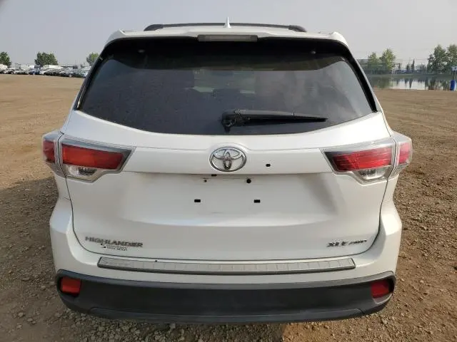2016 TOYOTA HIGHLANDER XLE  