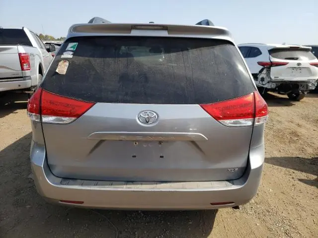 2011 TOYOTA SIENNA XLE
