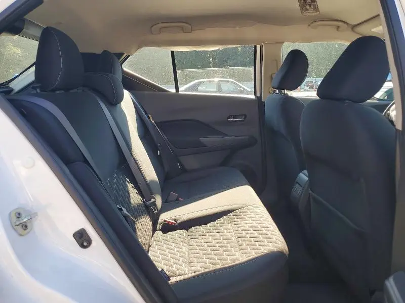 2022 NISSAN KICKS SV  