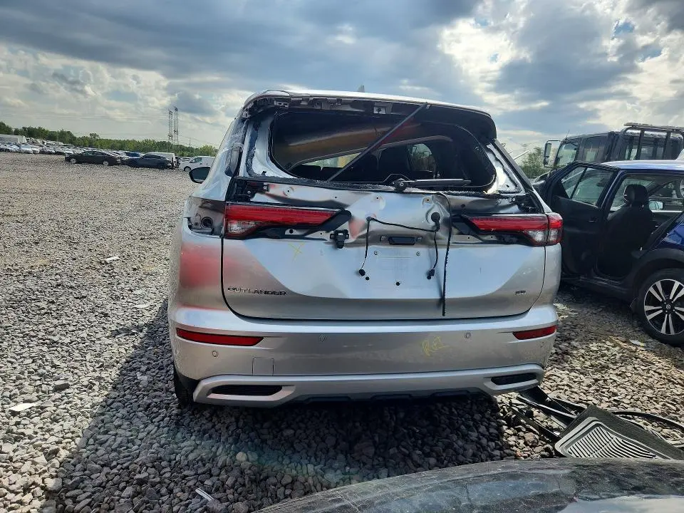 2024 MITSUBISHI OUTLANDER SE  