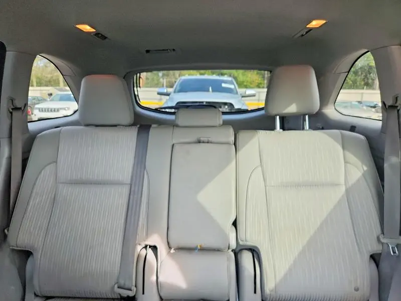 2015 TOYOTA HIGHLANDER LE  