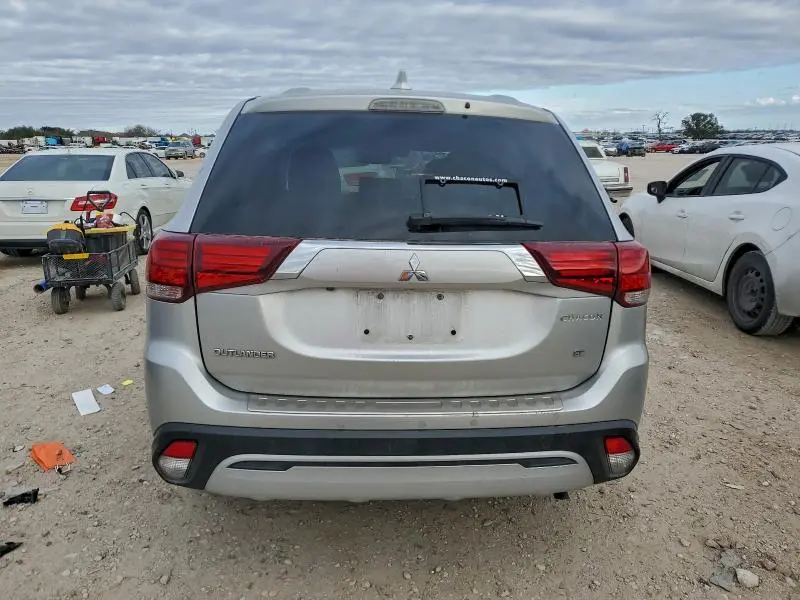 2020 MITSUBISHI OUTLANDER SE  