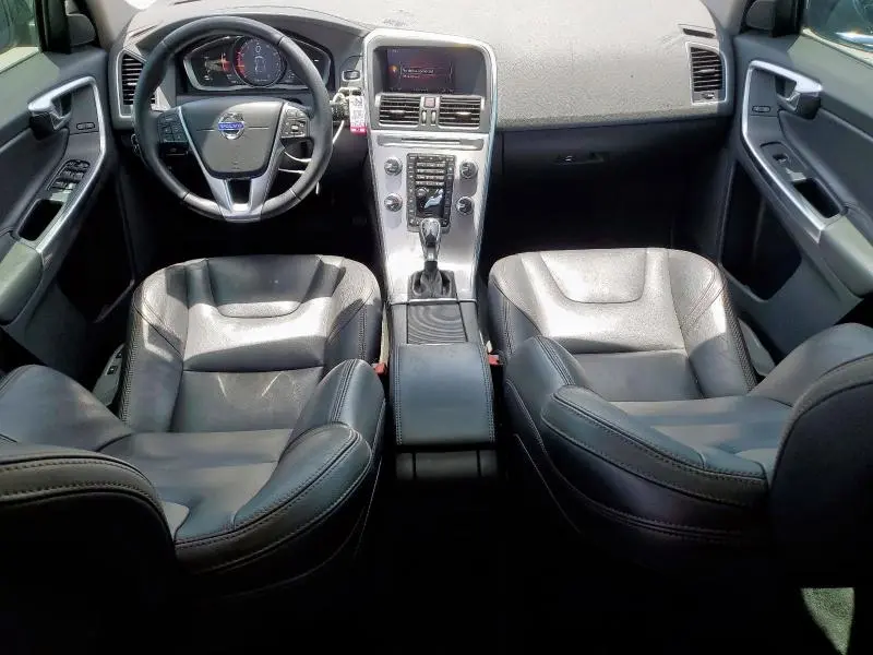 2017 VOLVO XC60 T5 DYNAMIC  