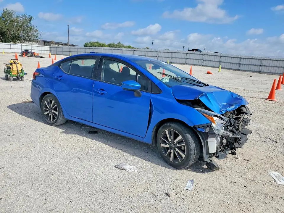 2021 NISSAN VERSA SV  