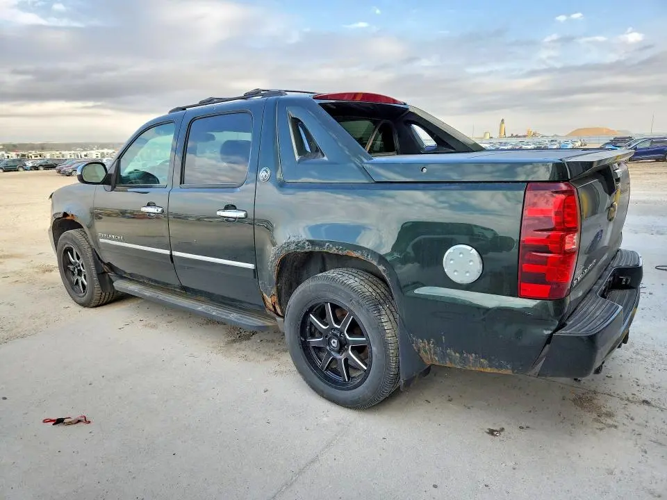 2013 CHEVROLET AVALANCHE LTZ  